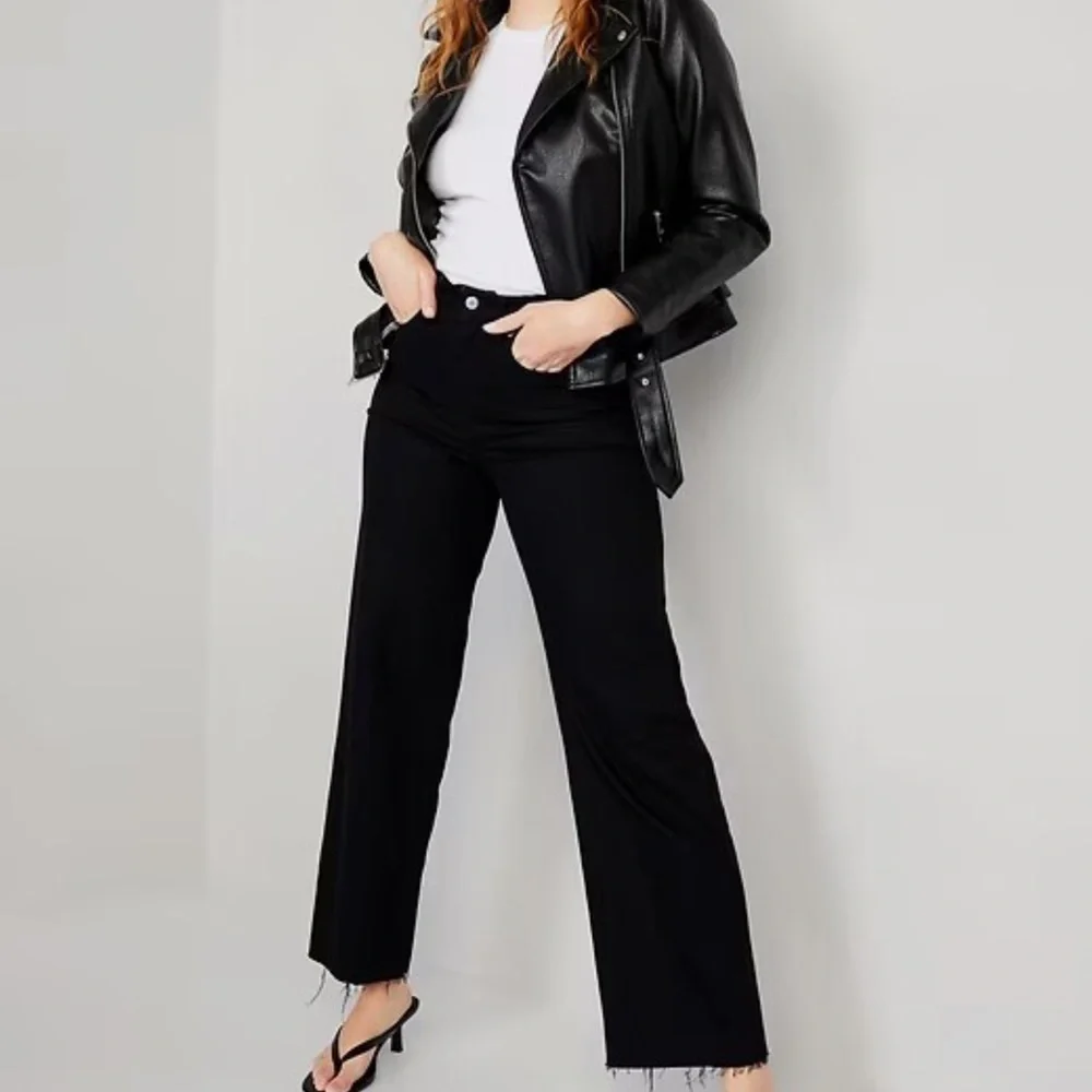Old Navy Black Faux Belted Leather Moto Jacket - Picture 4 of 6